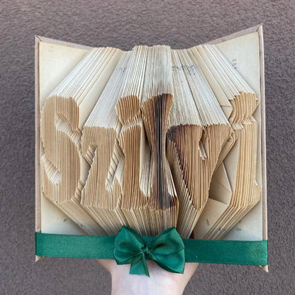 5-7 karakteres könyvszobor bármilyen névvel, szöveggel vagy dátummal